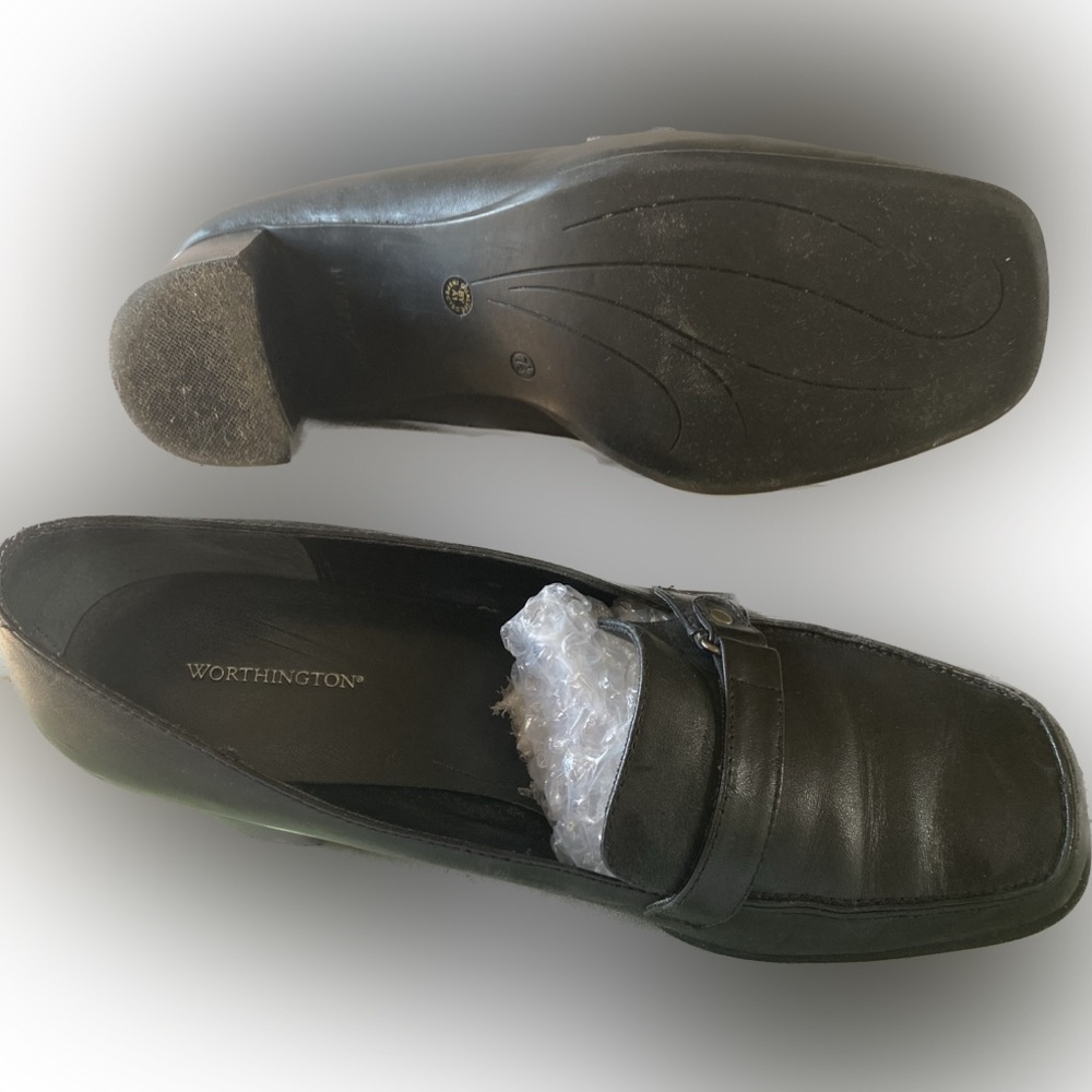 Women Black Glove Leather Pumps